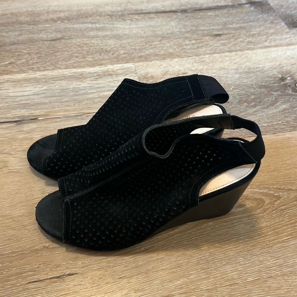 Michael Shannon Black Wedge Sandals 7.5